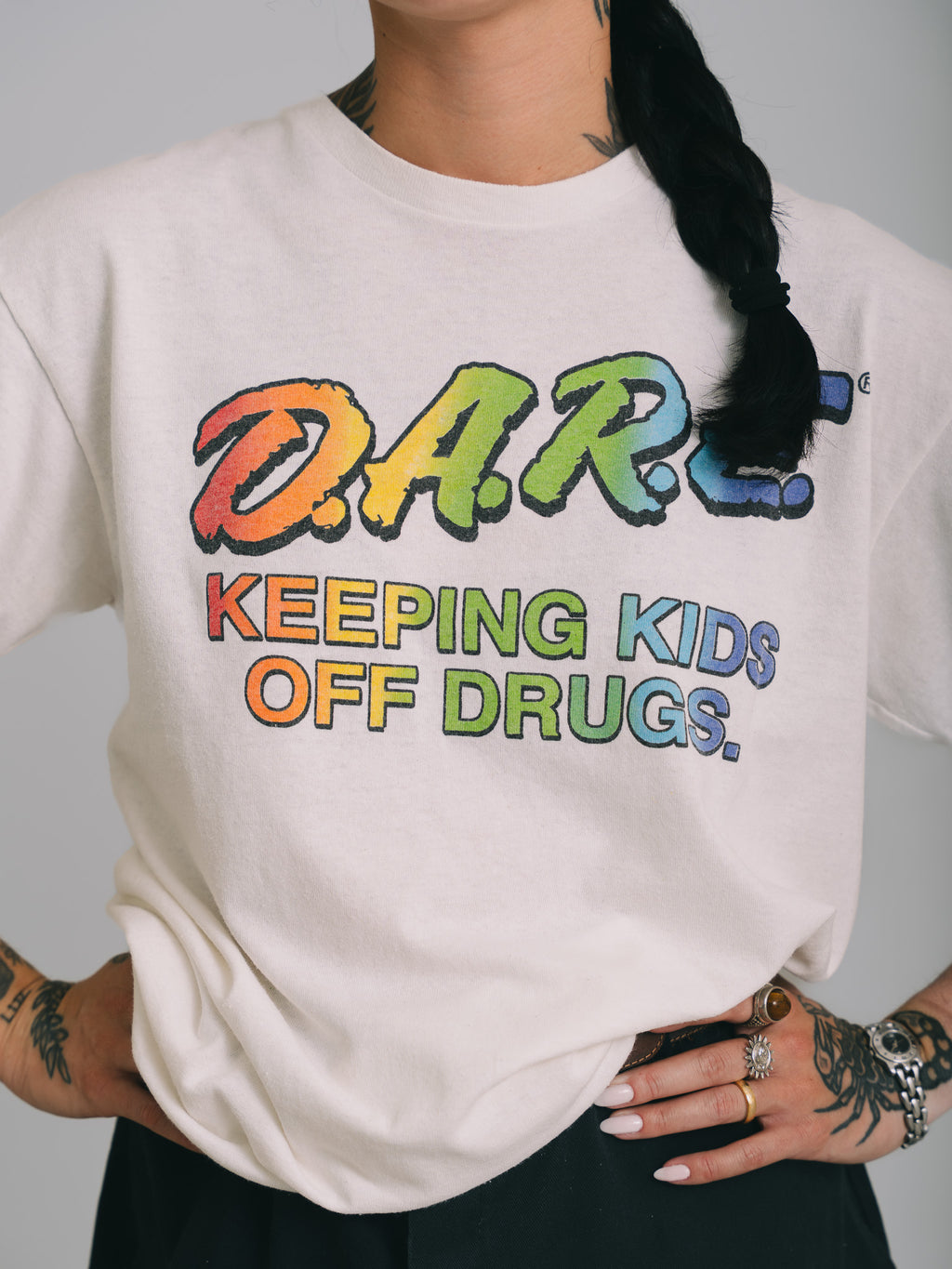 CAMISETA DARE "KEEPING KIDS OFF DRUGS"