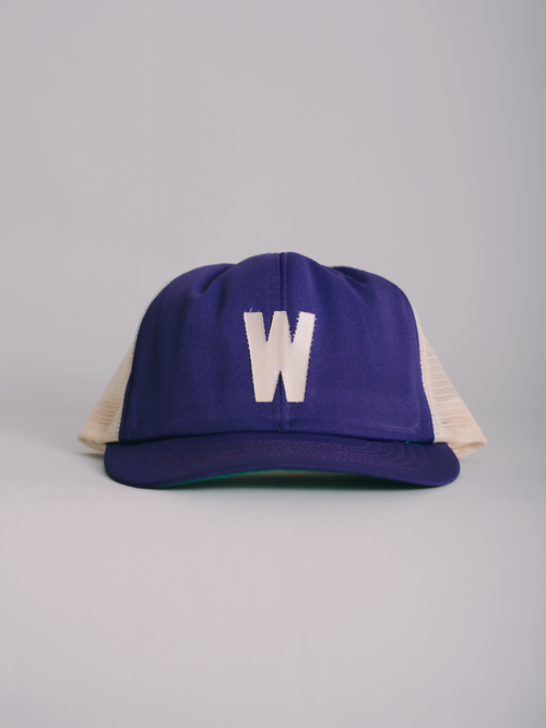 BONÉ TRUCKER 80's "W"