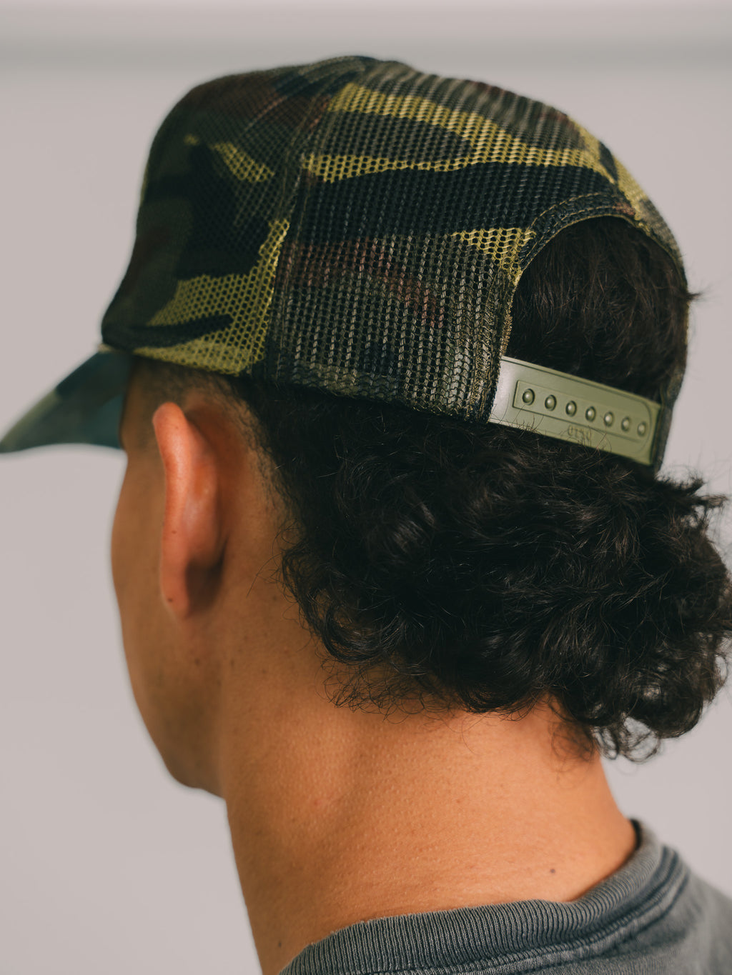 BONÉ TRUCKER CAMUFLADO "ESTEVES CLUB"